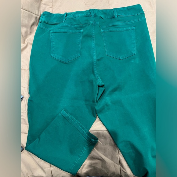 Torrid jegging crop, size 24, color green - Picture 3 of 3